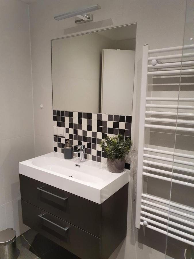 Smarte Dachgeschosswohnung Mit 2 Terrassen Direkt Am Hauptbahnhof Wina Bagian luar foto