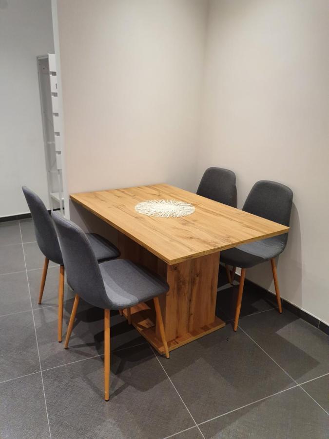 Smarte Dachgeschosswohnung Mit 2 Terrassen Direkt Am Hauptbahnhof Wina Bagian luar foto